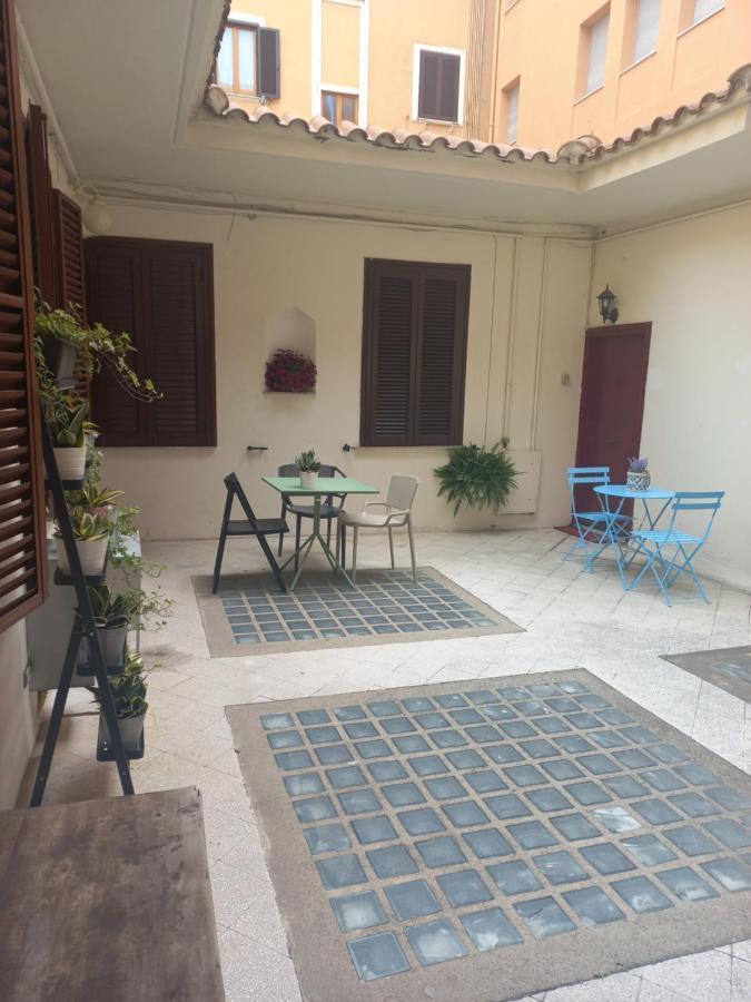 Monolocale Suite Con Terrazzino Рим Екстериор снимка