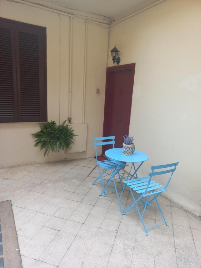 Monolocale Suite Con Terrazzino Рим Екстериор снимка